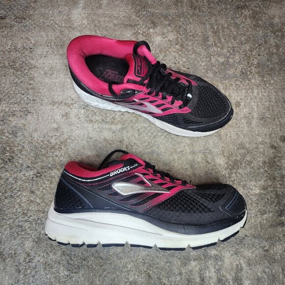 Brooks Addiction 13 Women's Size 7 Black And Pink Running Shoes - Picture 1 of 13